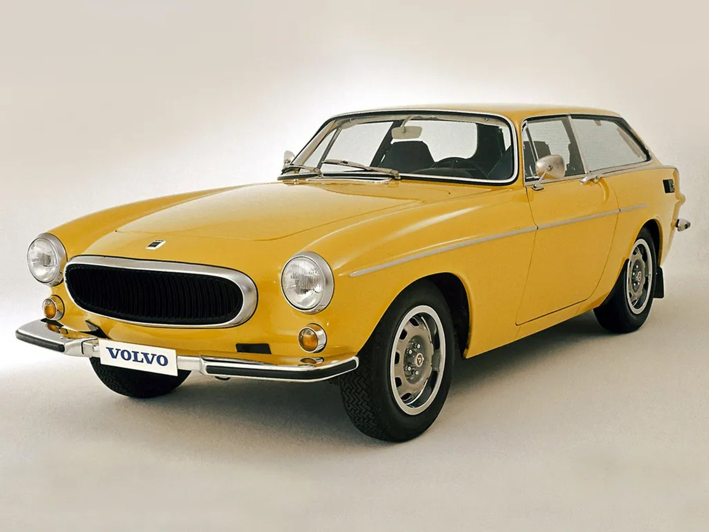 Volvo_P1800_1_generation__Estate_3-door__7.jpg