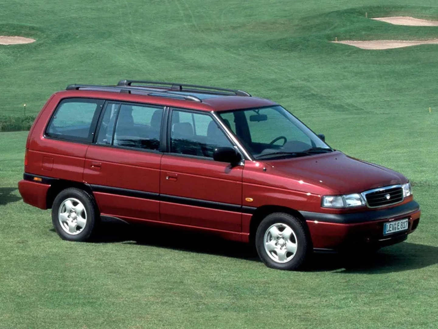 Mazda_MPV_1_generation__Compact_Van__2.jpg