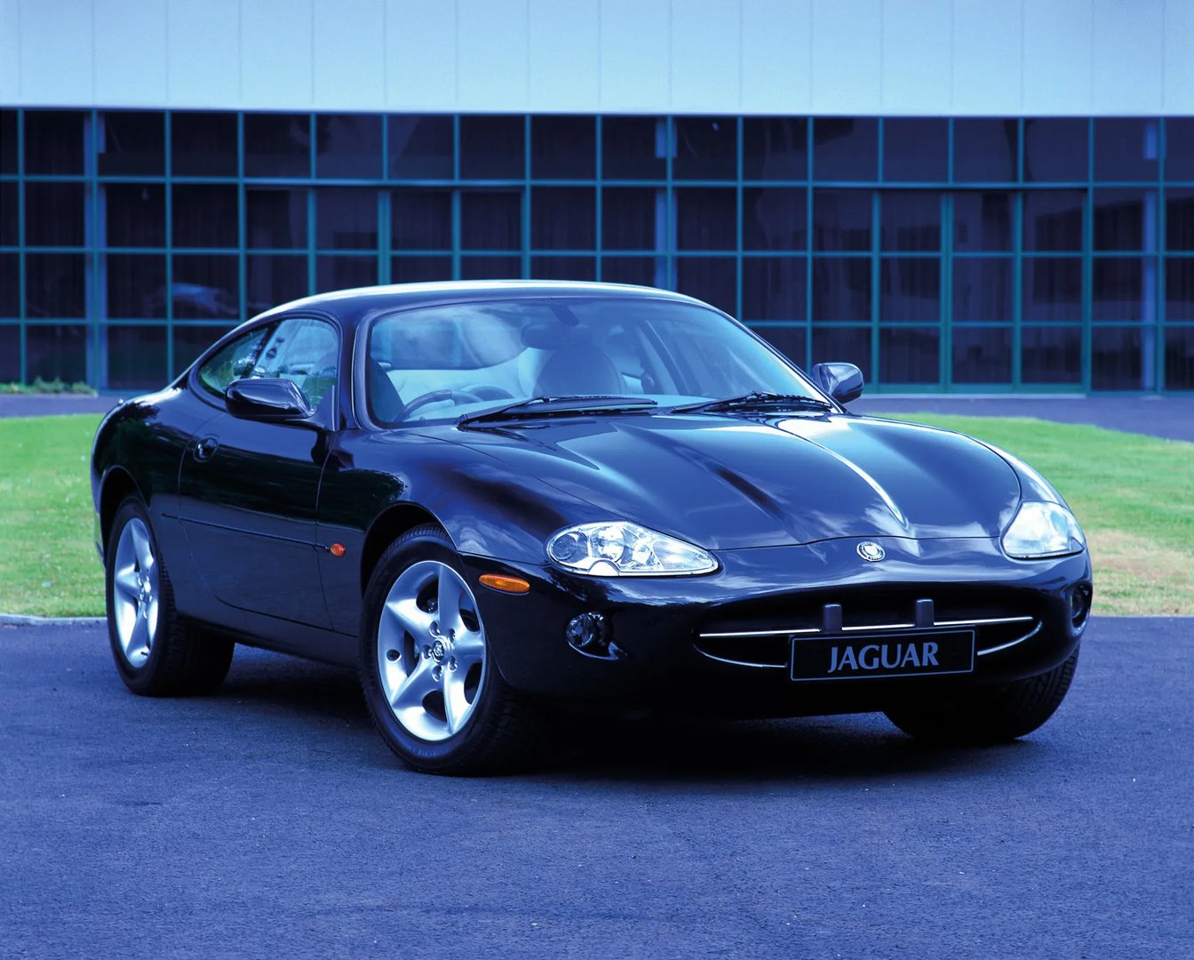 Jaguar_XK_1_generation__Coupe__6.jpg