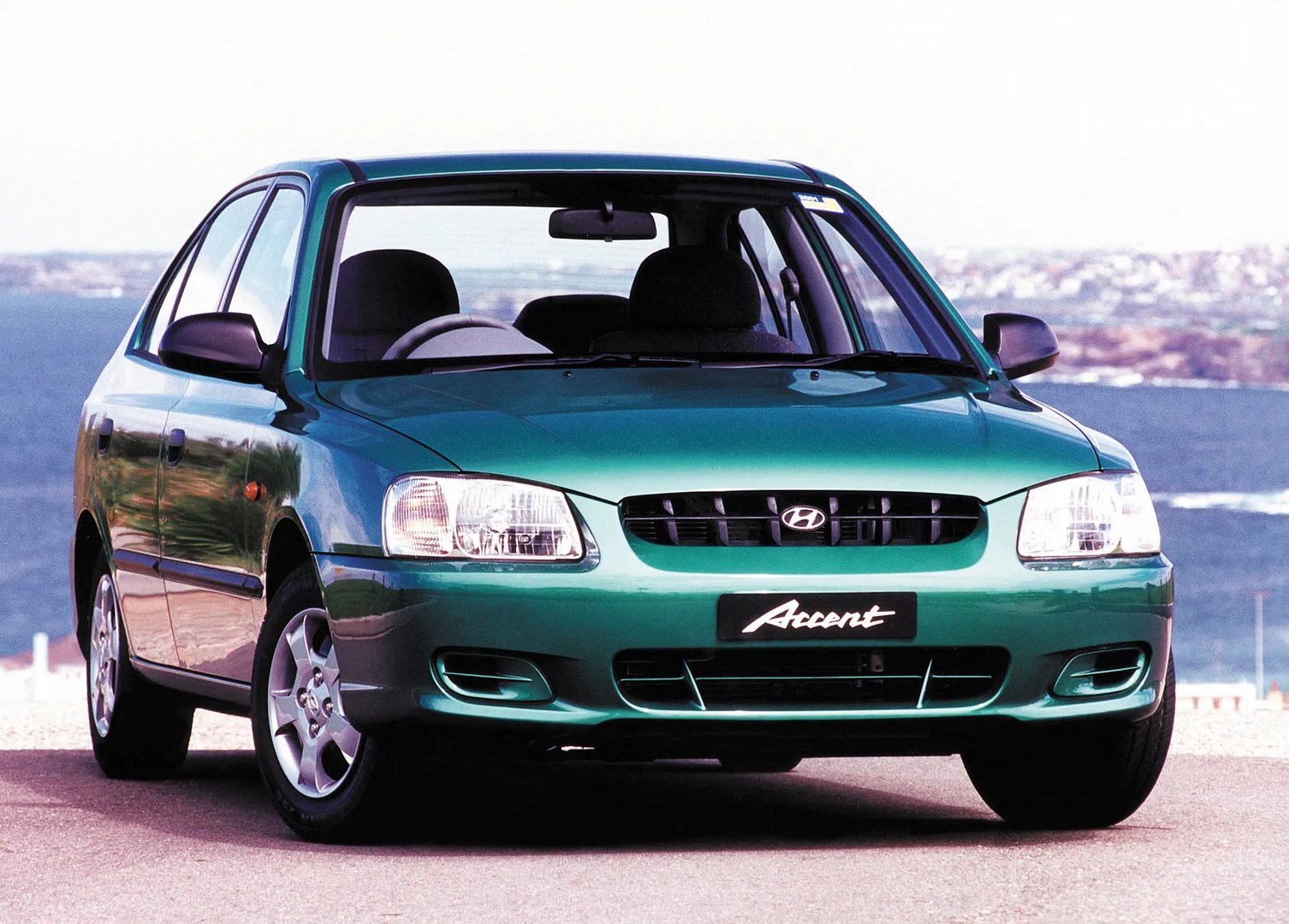 Hyundai_Accent_2_generation__Hatchback_5-door__3.jpg