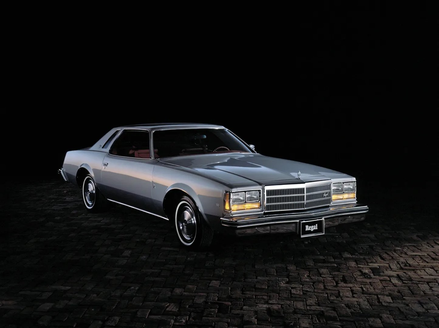 Buick_Regal_1_generation__Coupe__2.jpg