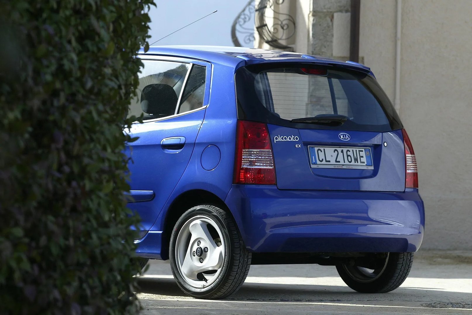 Kia_Picanto_1_generation__Mini_5-doors__10.jpg