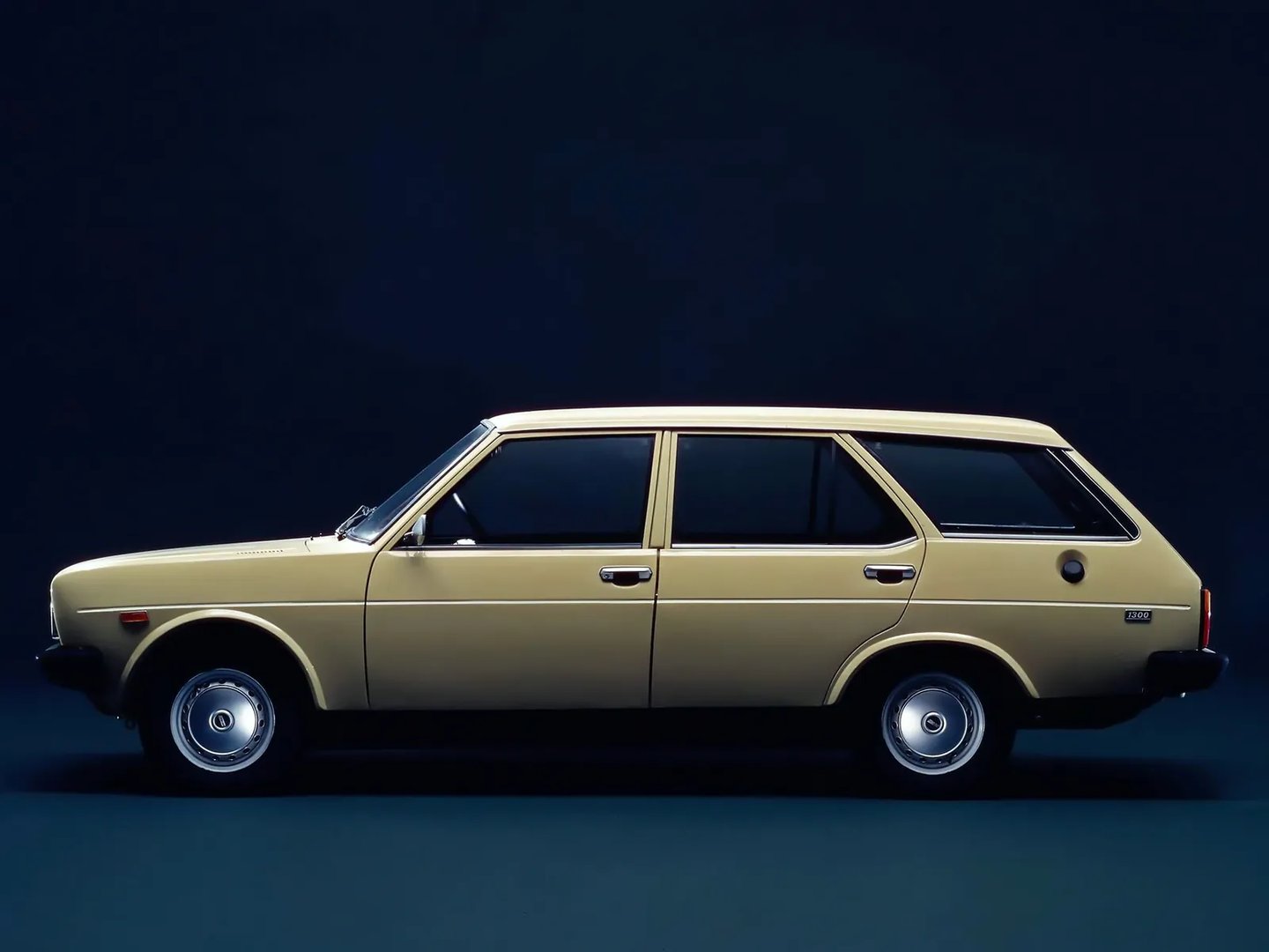 Fiat_131_1_generation__Estate_5-door__2.jpg