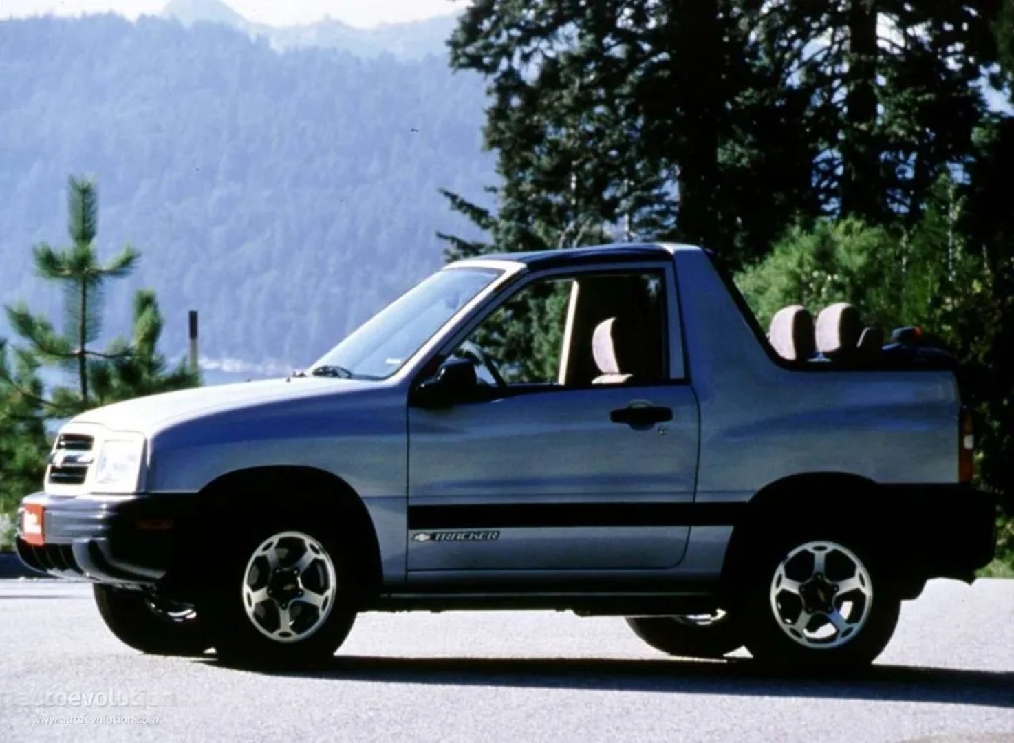 Chevrolet_Trax_2_generation__SUV_cabriolet__1.jpg