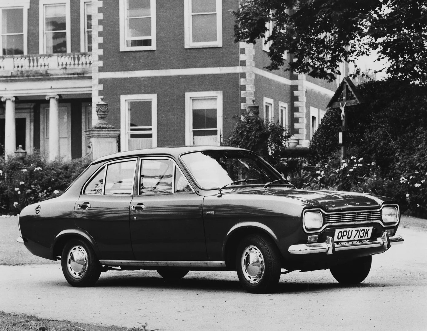 Ford_Escort_1_generation__Sedan__1.jpg