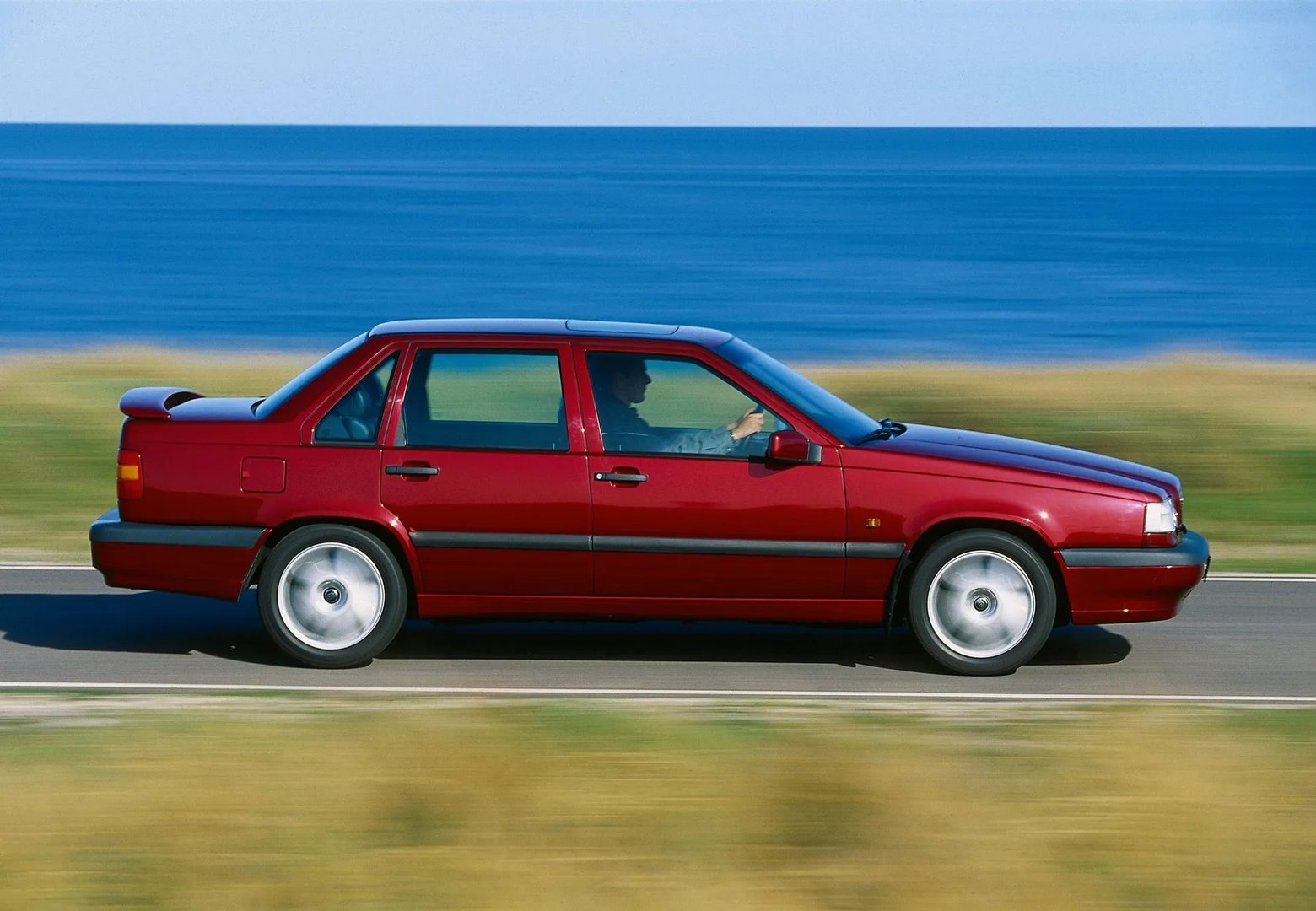 Volvo_850_1_generation__Sedan__7.jpg