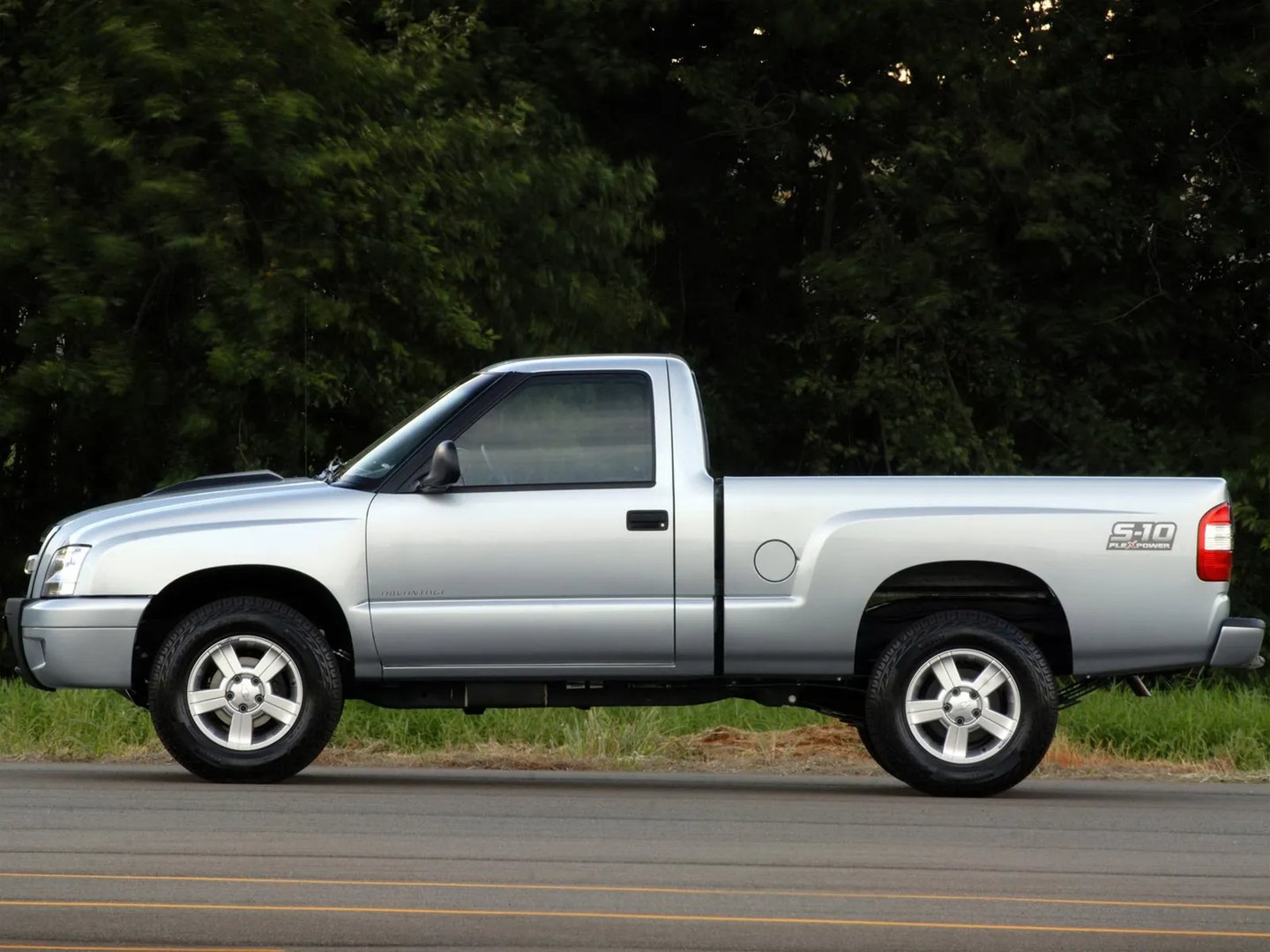 Chevrolet_S-10_Pickup_2_generation__Pickup_single-cab__2.jpg