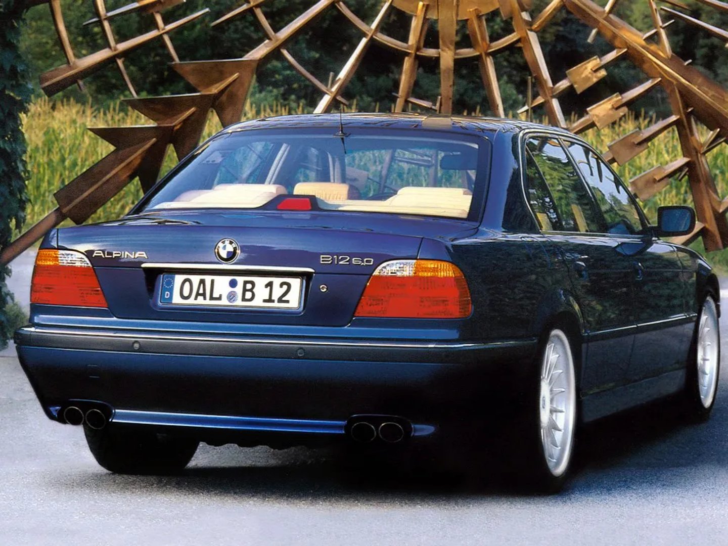 Alpina_B12_3_generation__Sedan__1.jpg