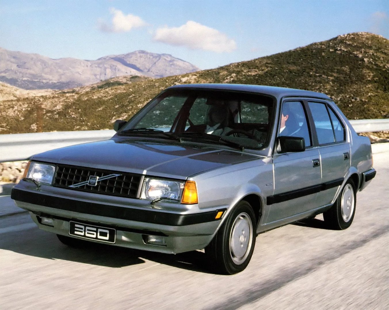Volvo 300 Series 1 generation  Sedan