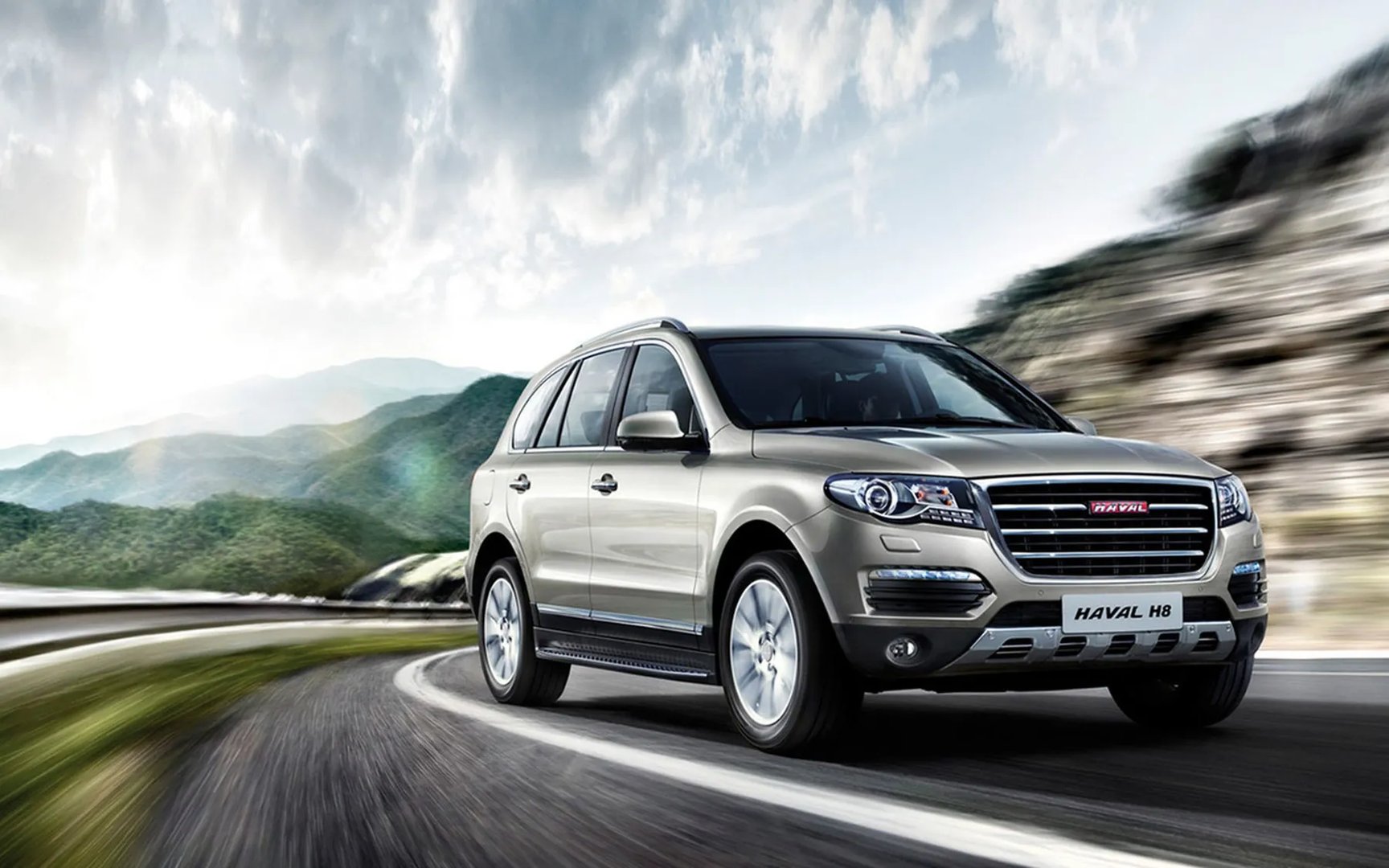 Haval_H8_1_generation__SUV_5-doors__7.jpg