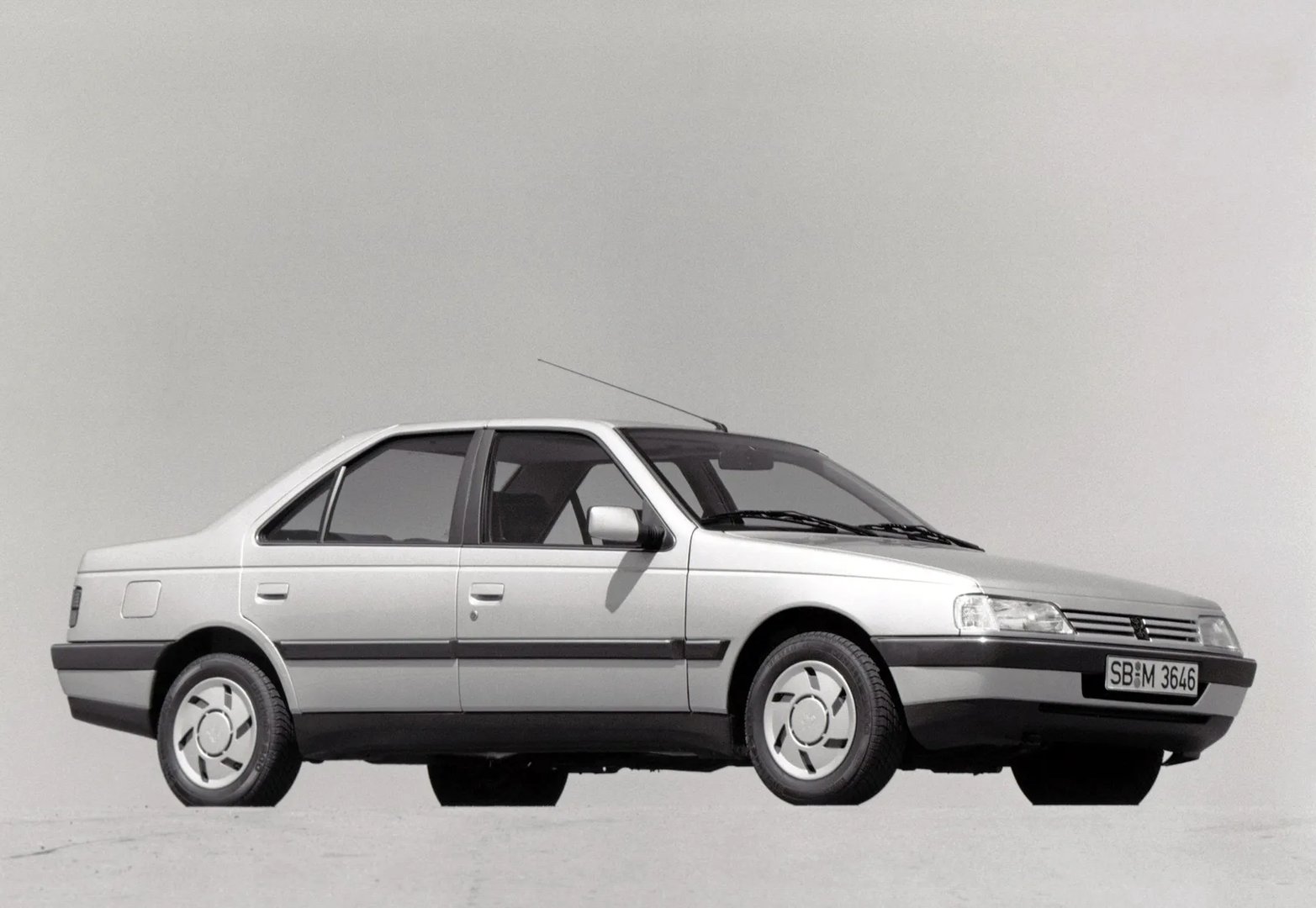 Peugeot_405_1_generation__Sedan__6.jpg