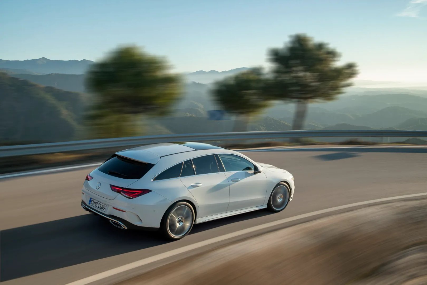 Mercedes_CLA_1_generation_restyling__Estate_5-door__7.jpg
