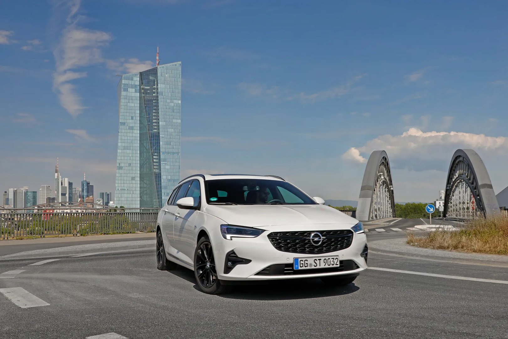 Opel_Insignia_2_generation_restyling_1__Estate_5-door__5.jpg