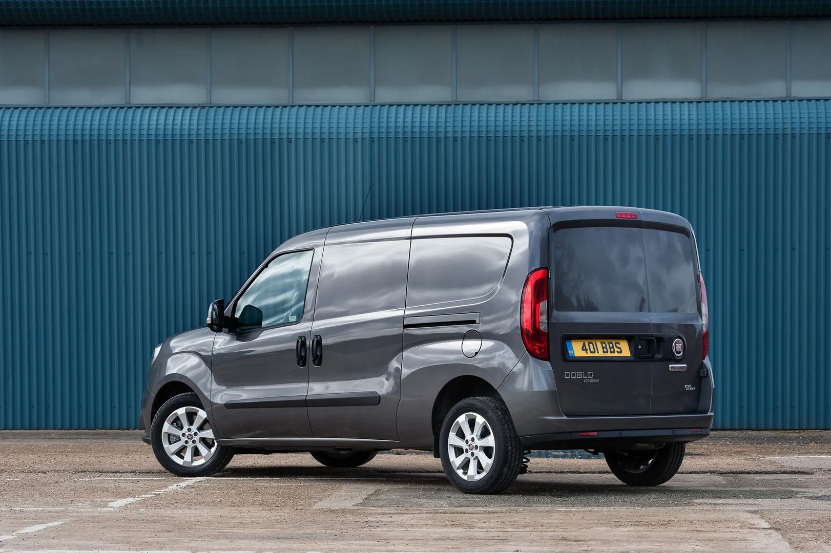 Fiat_Doblo_2_generation_restyling__Van_Long__4.jpg