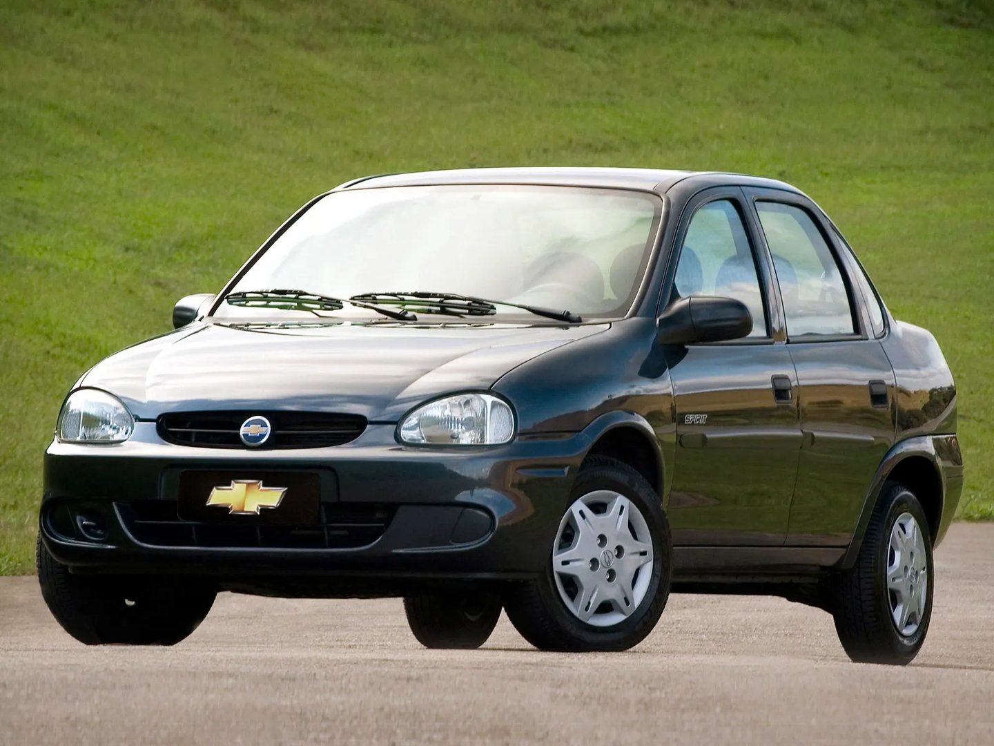Chevrolet_Corsa_1_generation__Sedan__6.jpg