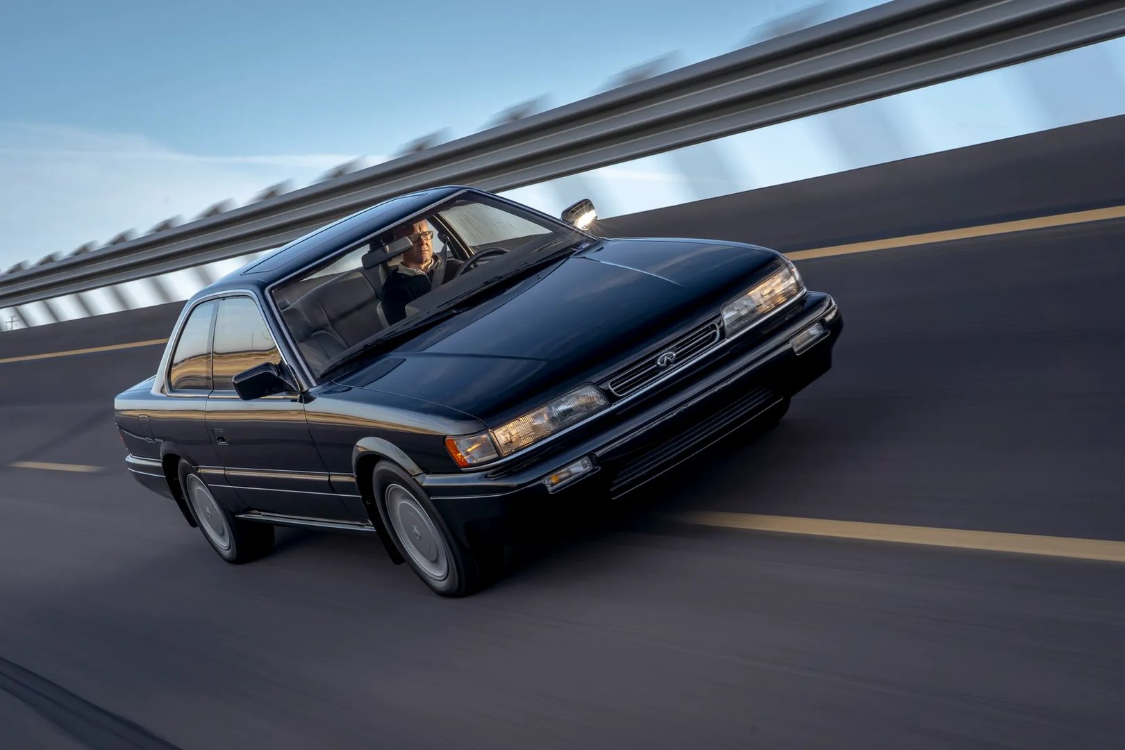 Infiniti_M_1_generation__Coupe__8.jpg
