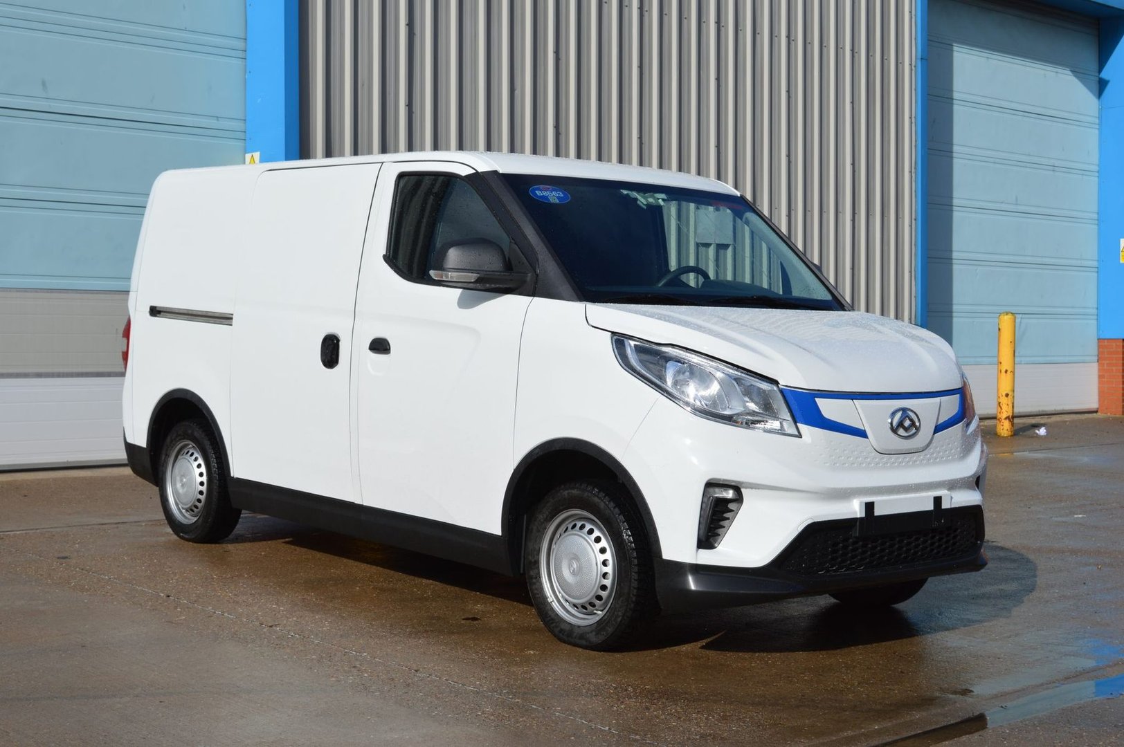 Maxus eDeliver 3 1 generation  Van 