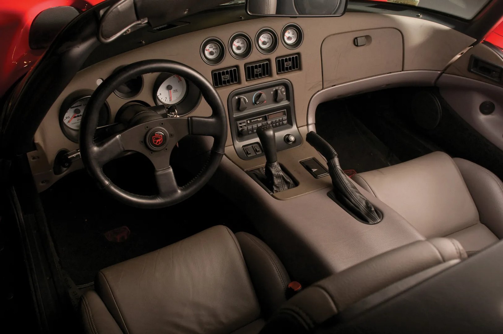 Dodge_Viper_1_generation__Roadster__13.jpg