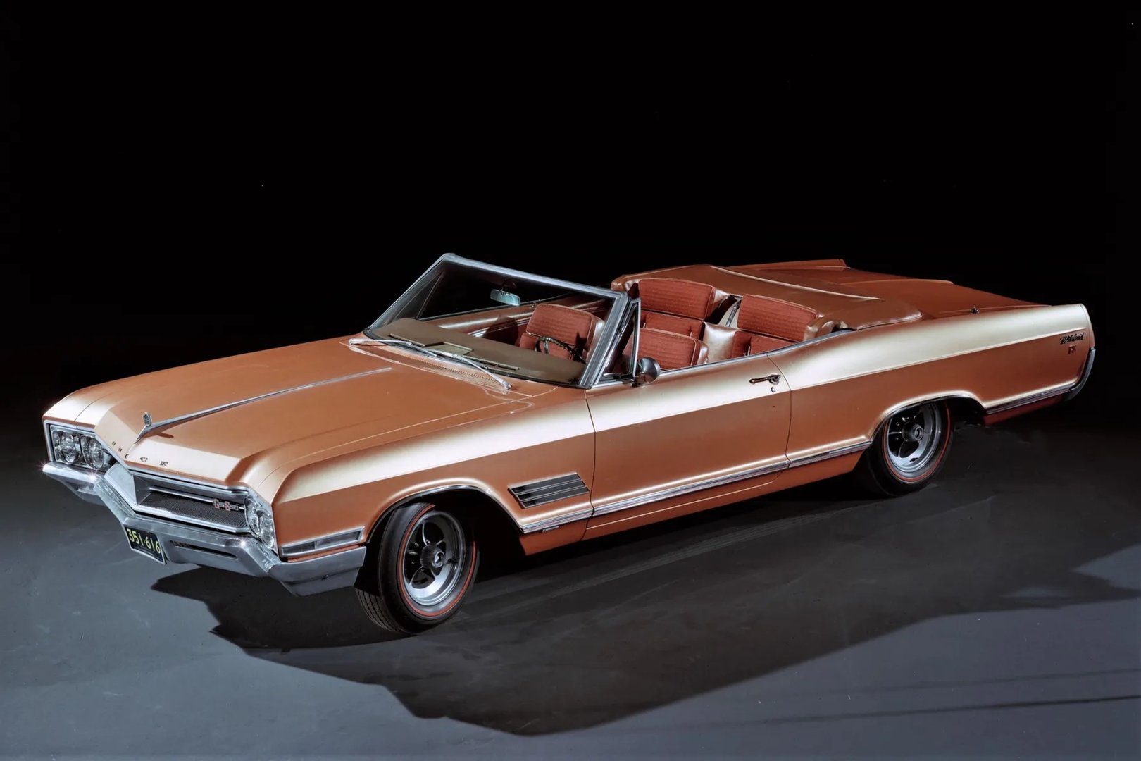 Buick_Wildcat_2_generation__Cabrio__1.jpg