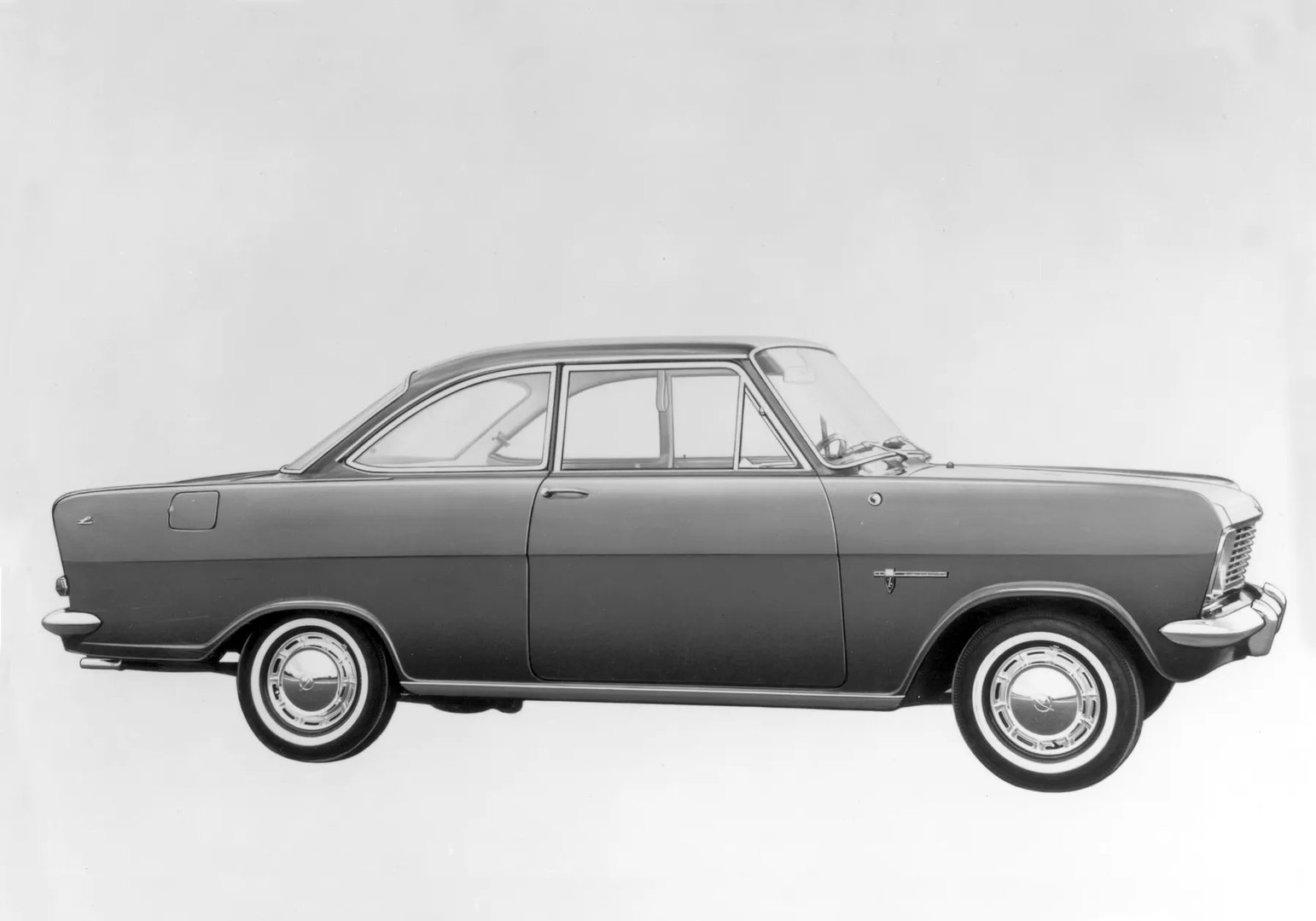 Opel_Kadett_1_generation__Coupe__3.jpg