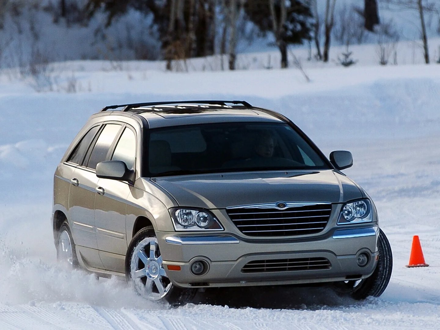 Chrysler_Pacifica_1_generation__SUV_5-doors__6.jpg