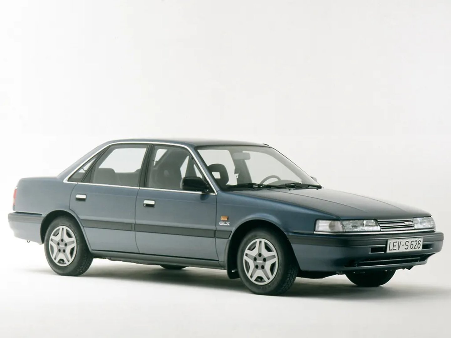 Mazda_626_3_generation__Sedan__2.jpg