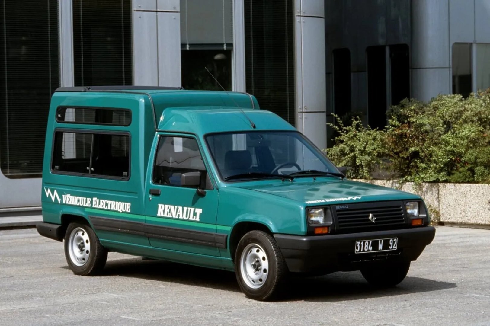 Renault_Express_1_generation__Minivan__2.jpg