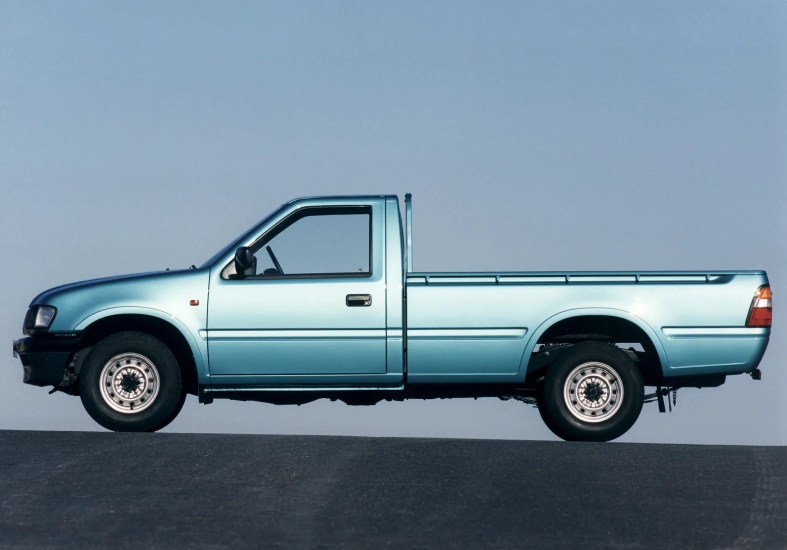 Opel_Campo_1_generation__Pickup_single-cab__2.jpg