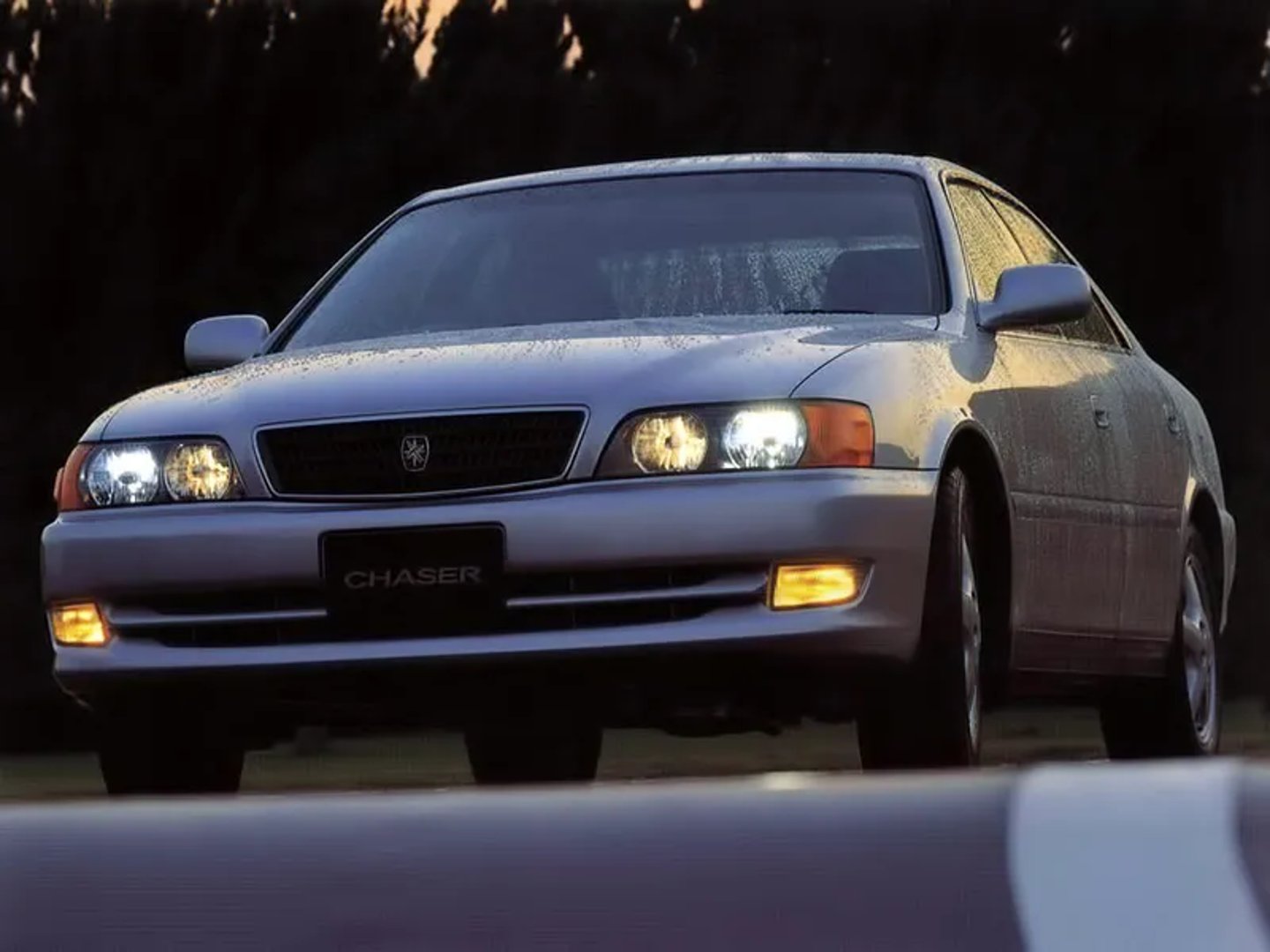 Toyota_Chaser_6_generation__Sedan__3.jpg