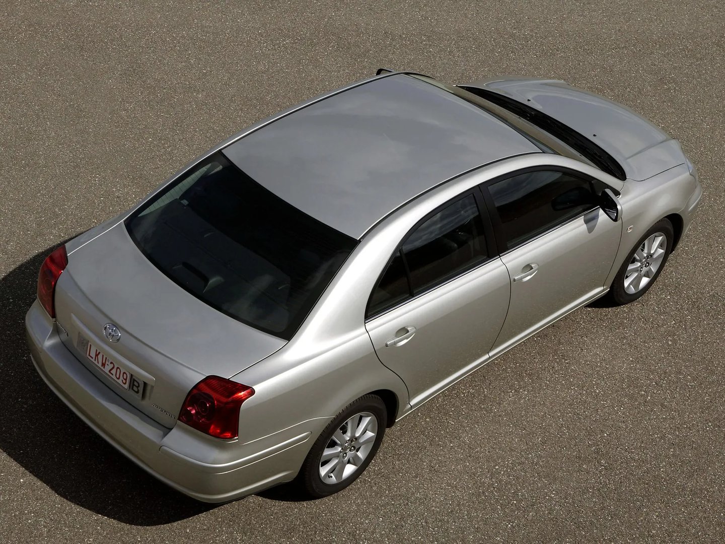 Toyota_Avensis_2_generation__Sedan__8.jpg