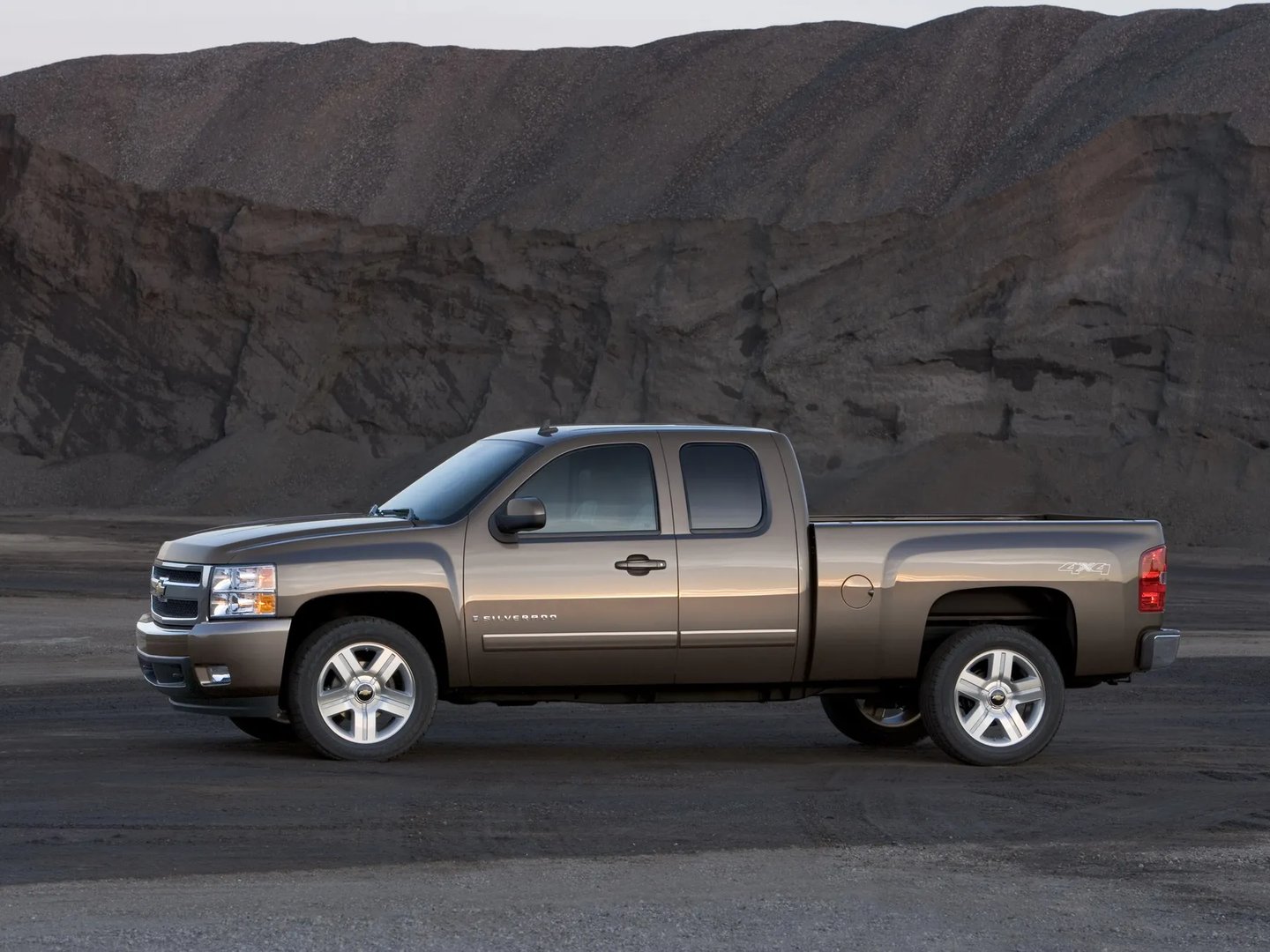 Chevrolet_Silverado_2_generation__Pickup_1.5-cab__6.jpg