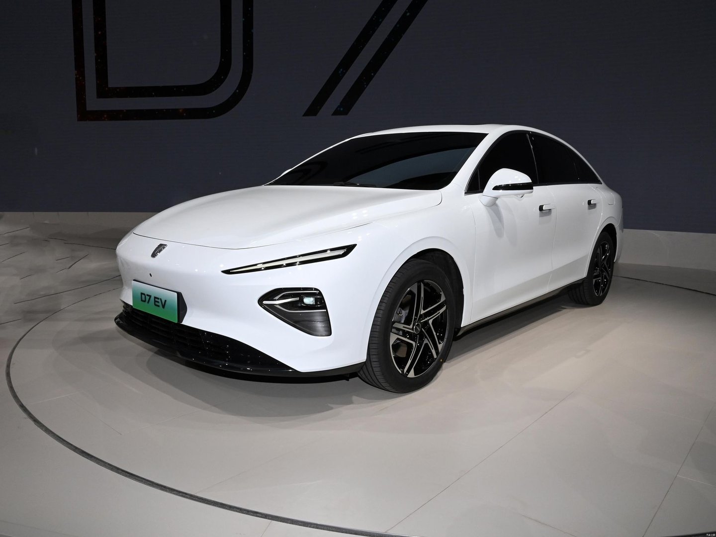 roewe_D7_1_generation__Sedan__16.jpg