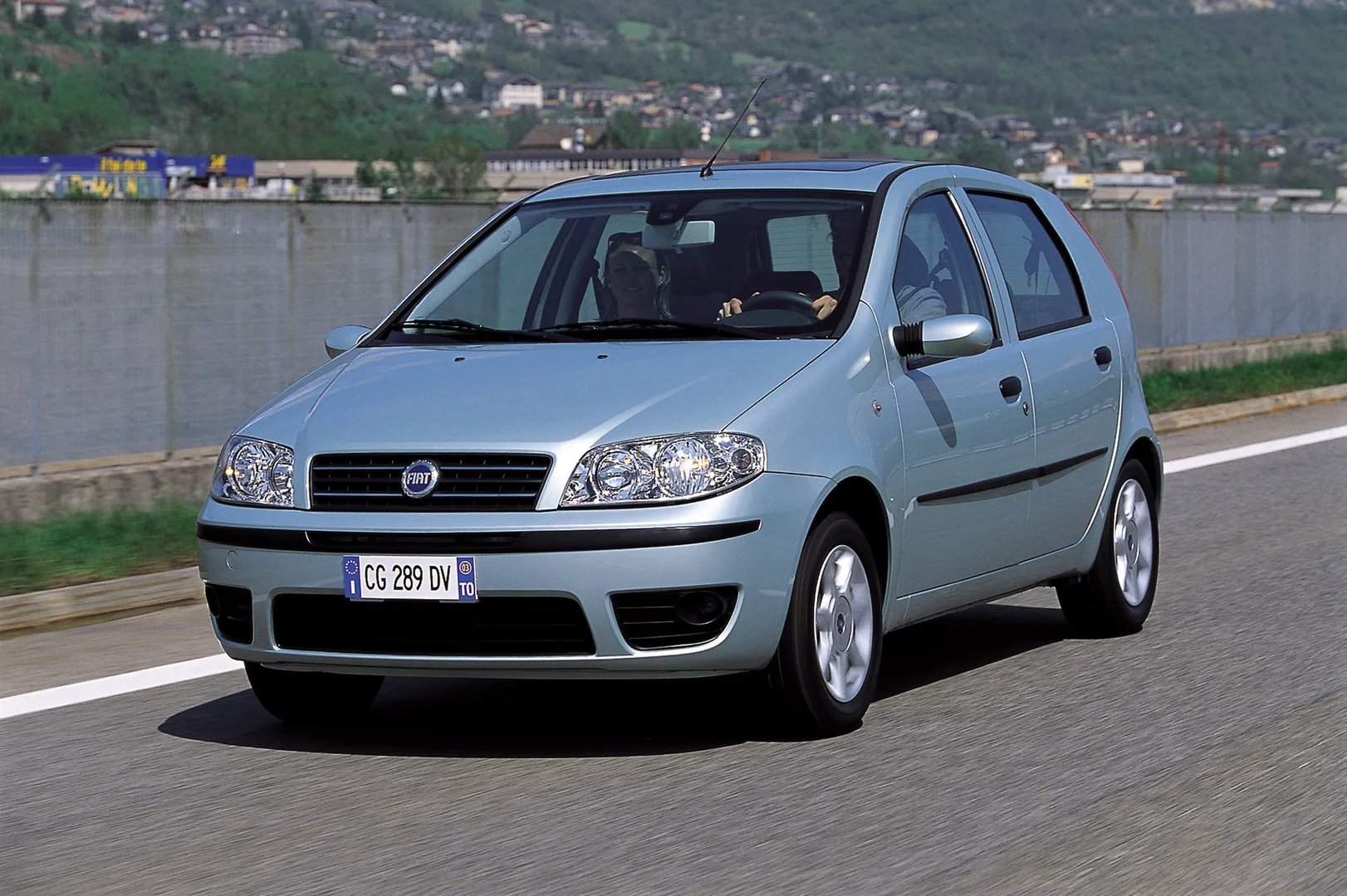 Fiat_Punto_2_generation_restyling__Mini_5-doors__10.jpg