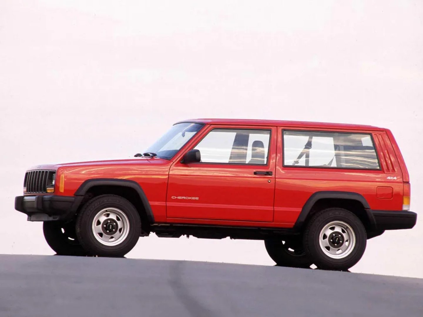 Jeep_Cherokee_2_generation_restyling__SUV_3-doors__1.jpg