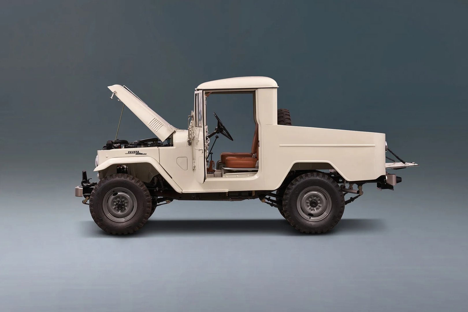 Toyota_LC_4_generation__Pickup_single-cab__7.jpg