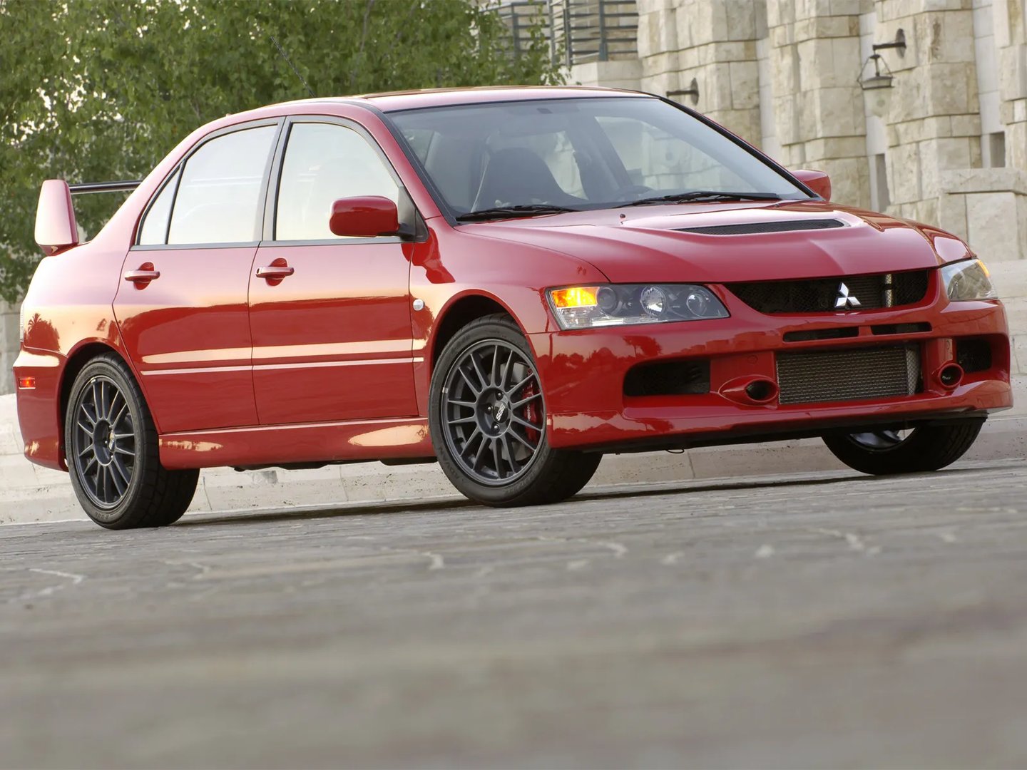 Mitsubishi_Lancer_Evolution_9_generation__Sedan__1.jpg