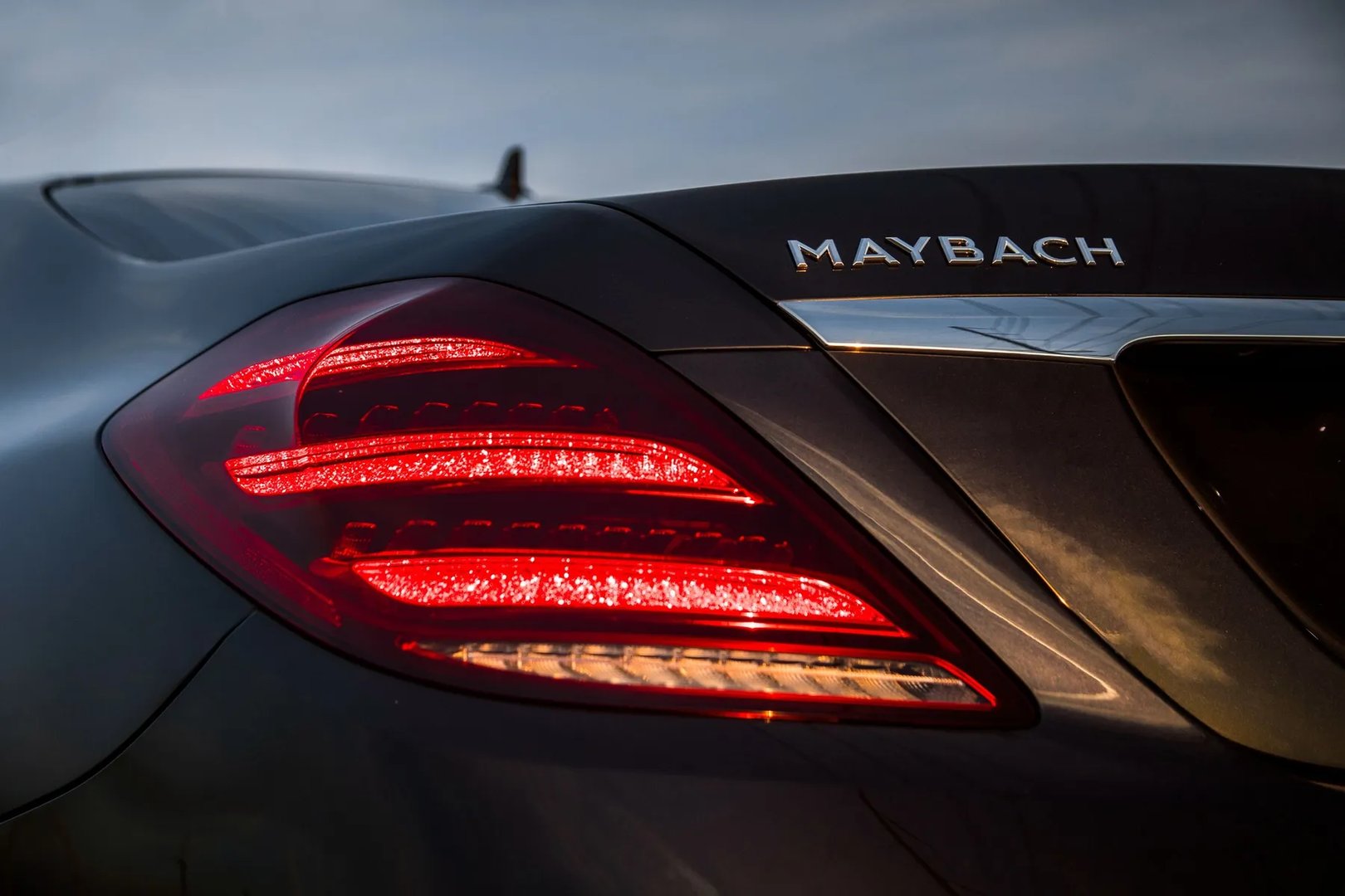 Mercedes_Maybach_S-Class_1_generation_restyling__Sedan_Long__9.jpg