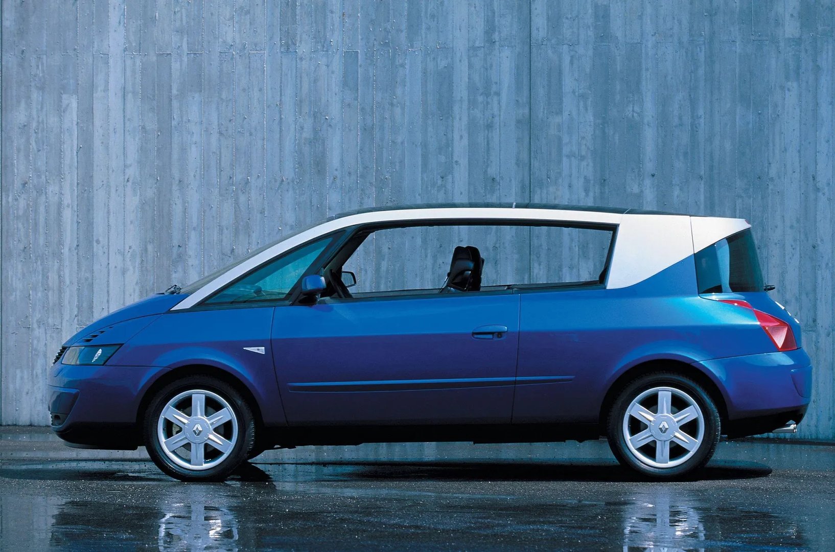 Renault_Avantime_1_generation__Compact_Van__7.jpg