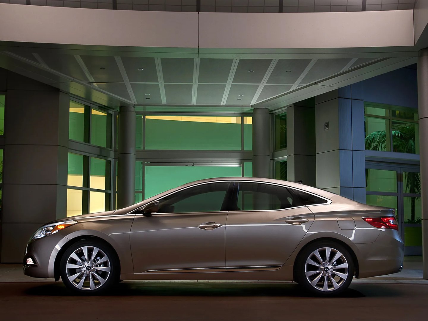 Hyundai_Azera_2_generation__Sedan__7.jpg