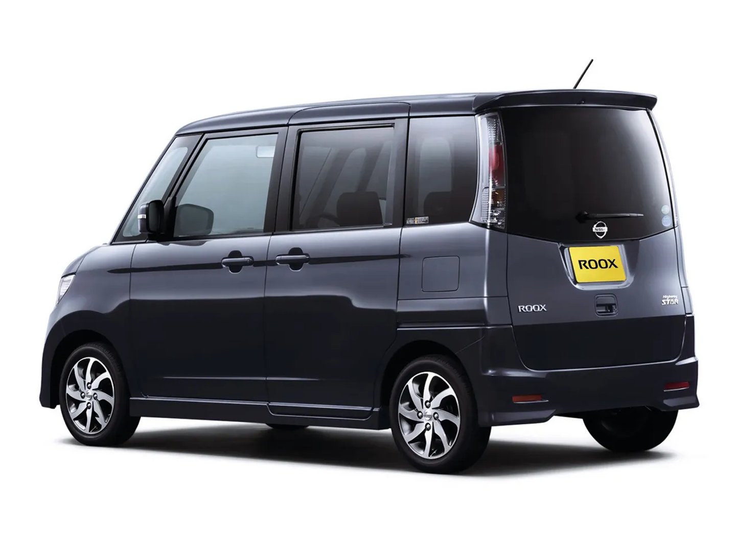 Nissan_Roox_1_generation__Microvan__2.jpg