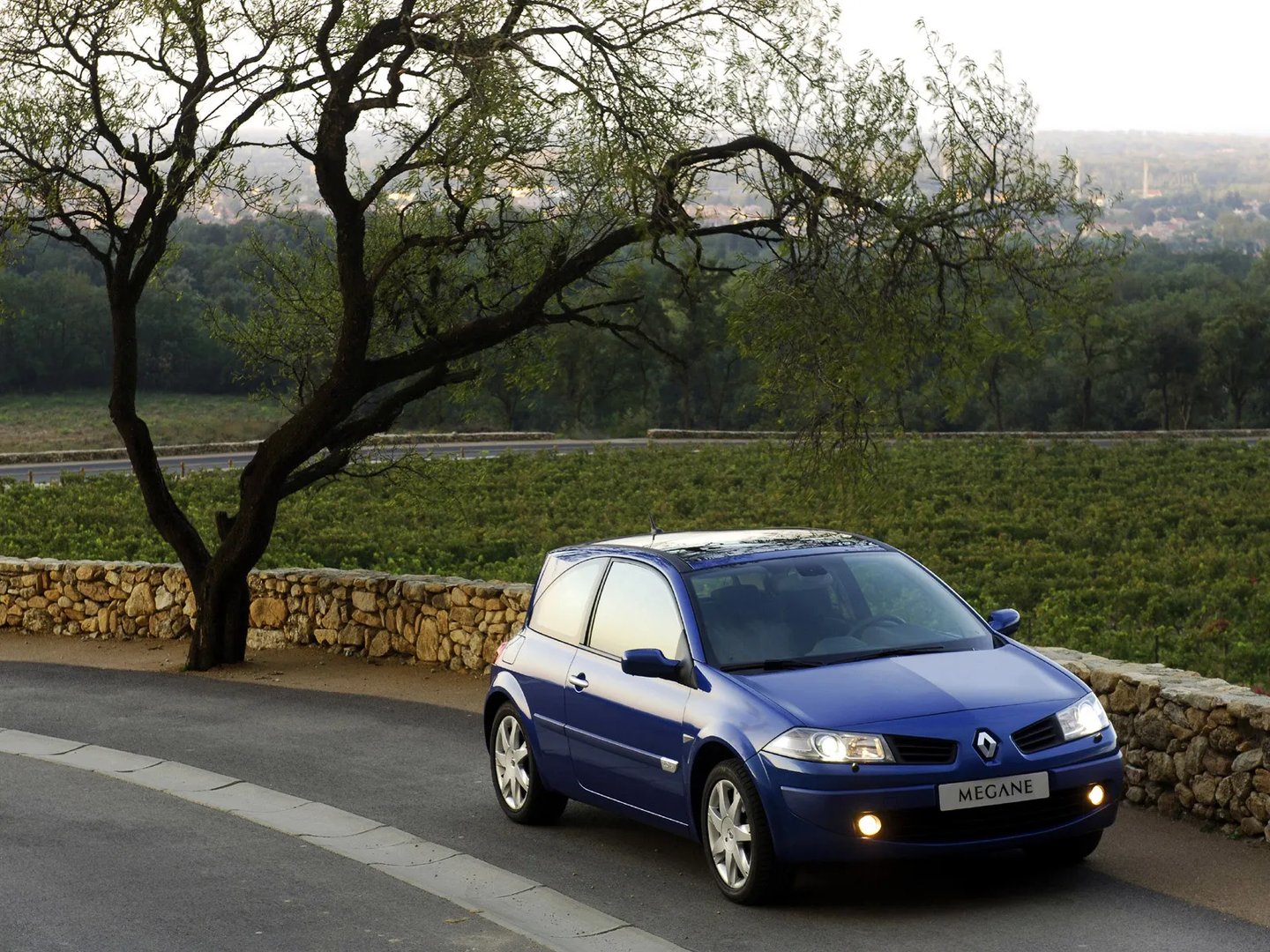 Renault_Megane_RS_2_generation_restyling__Hatchback_3-door__2.jpg