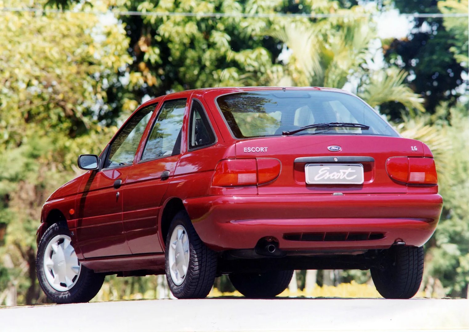 Ford_Escort_5_generation_restyling_2__Hatchback_5-door__5.jpg