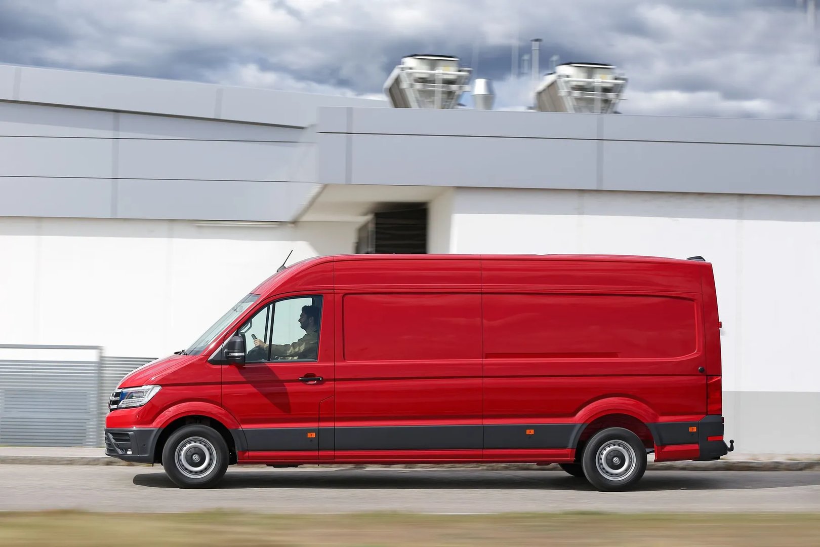 Volkswagen_Crafter_2_generation__Van_Long__1.jpg