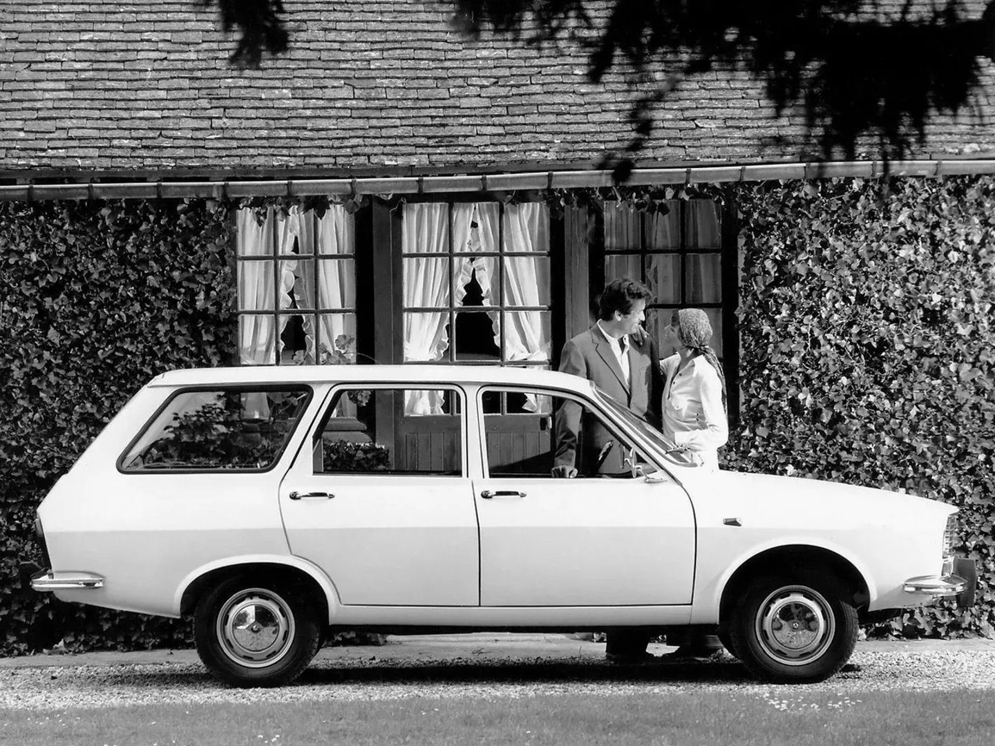 Renault_12_1_generation__Estate_5-door__3.jpg