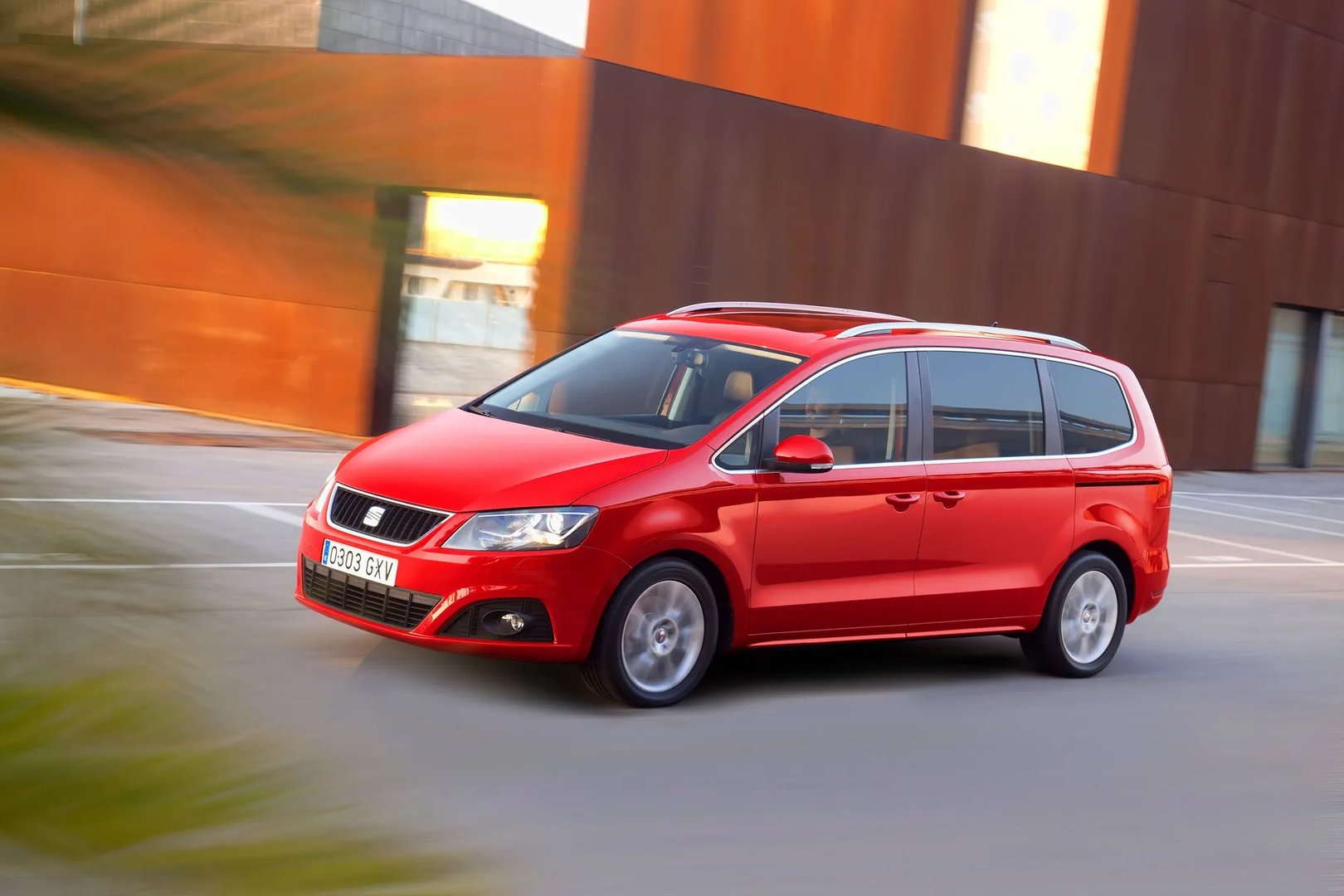 SEAT_Alhambra_2_generation__Minivan__2.jpg
