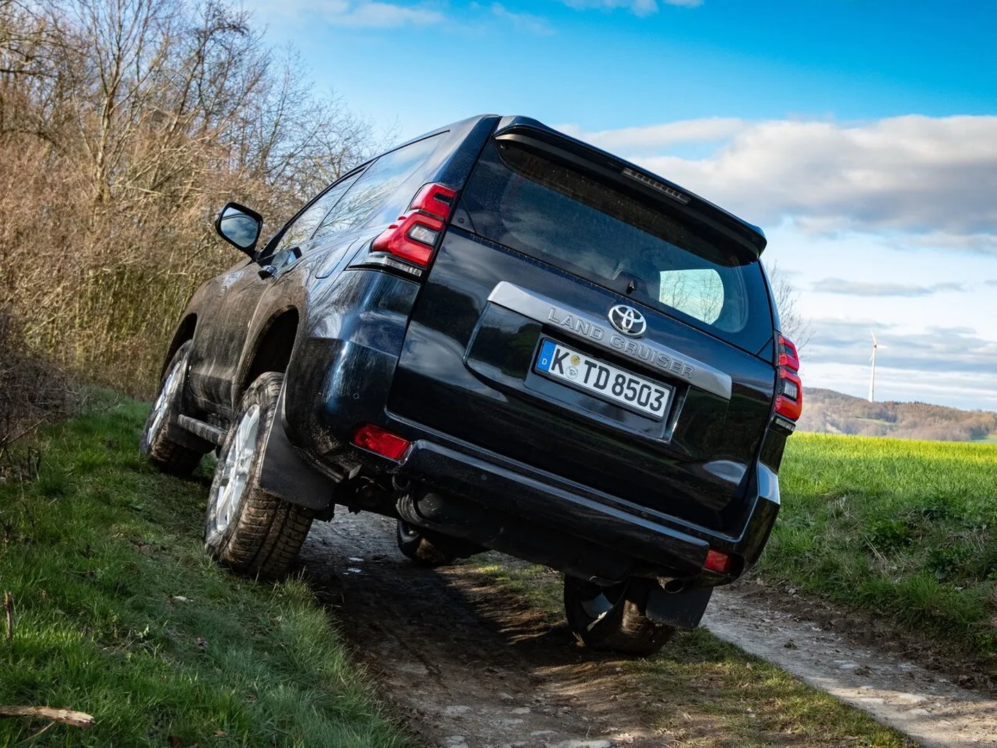 Toyota_Land_Cruiser_4_generation_restyling_3__SUV_3-doors__1.jpg
