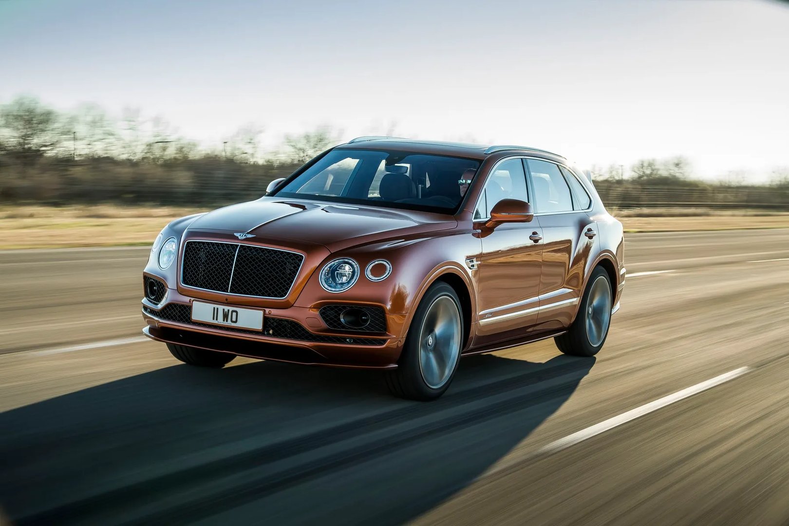 Bentley_Bentayga_1_generation__SUV_5-doors__12.jpg