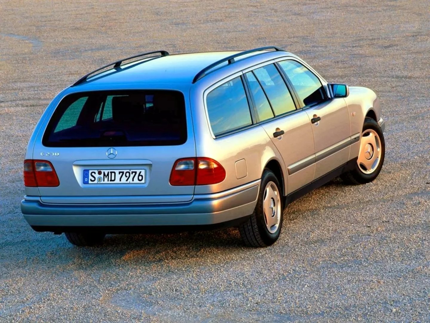 Mercedes_E-Class_2_generation__Estate_5-door__7.jpg