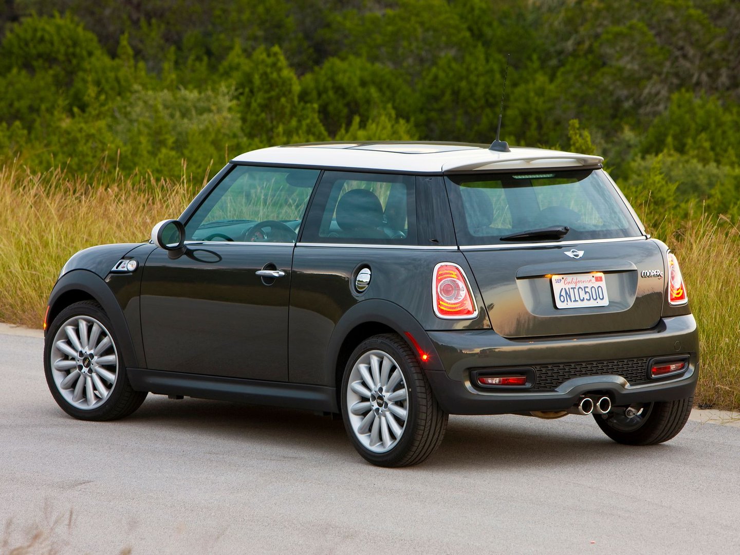 mini_Cooper_2_generation_restyling__Mini_3-doors__16.jpg