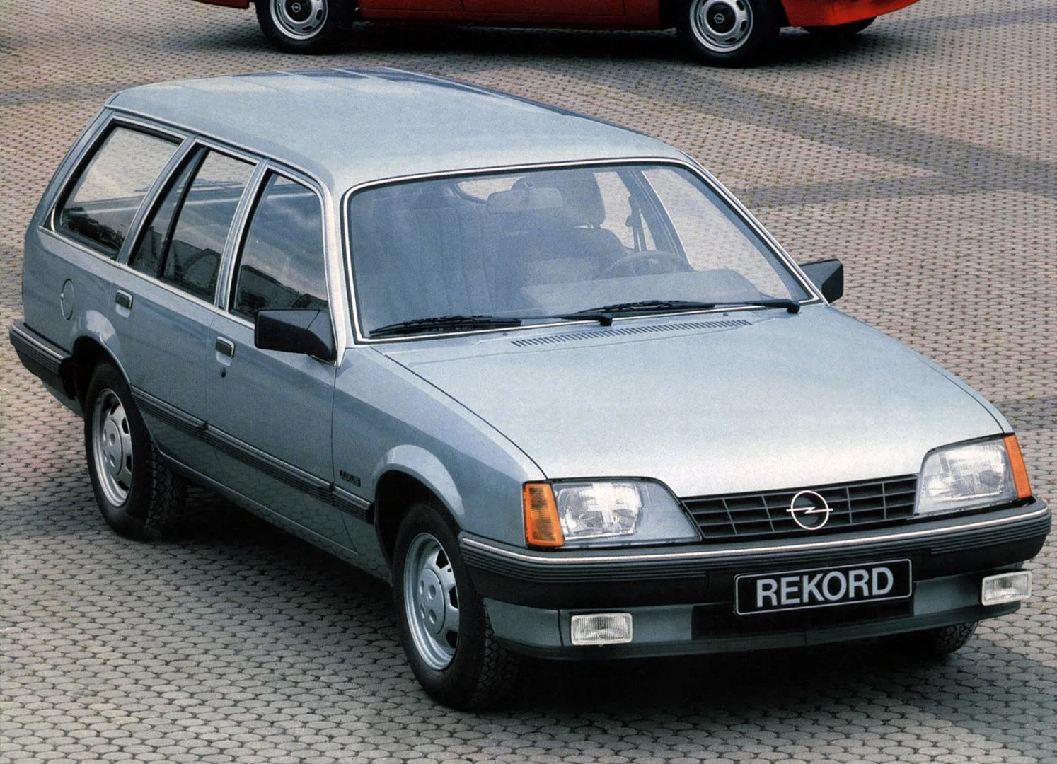 Opel_Rekord_5_generation__Estate_5-door__7.jpg